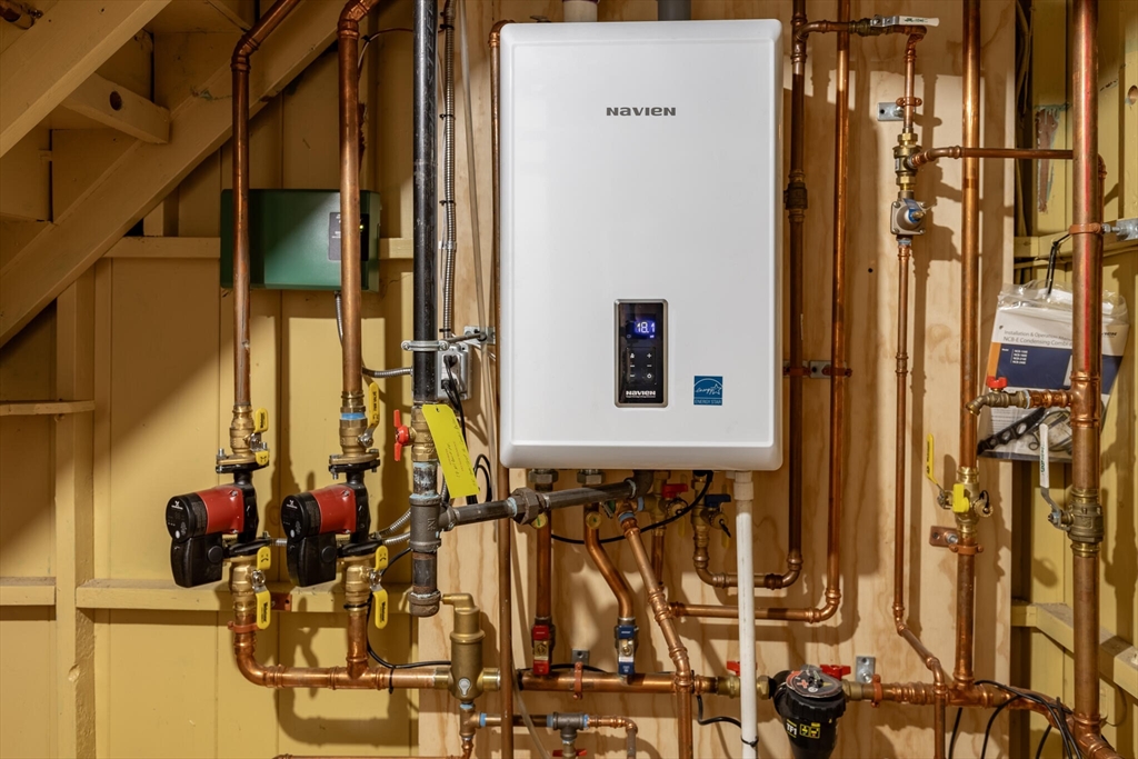 17 Albert Park Everett, MA 02149 - Photo 35 of 40 a view of walk in closet