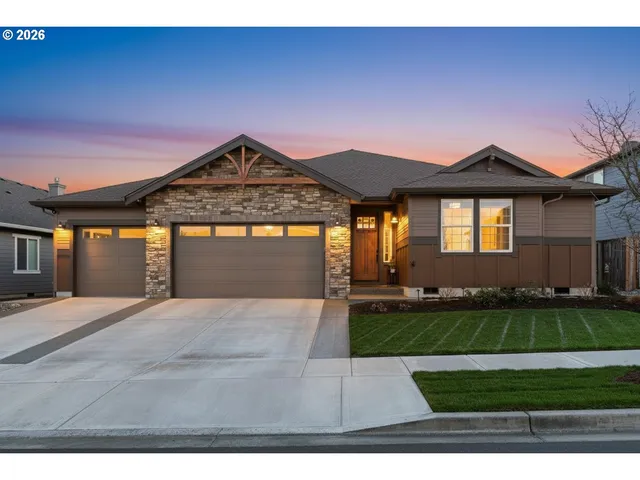 $889,900 | 1275 South 15th Way, Ridgefield, WA 98642