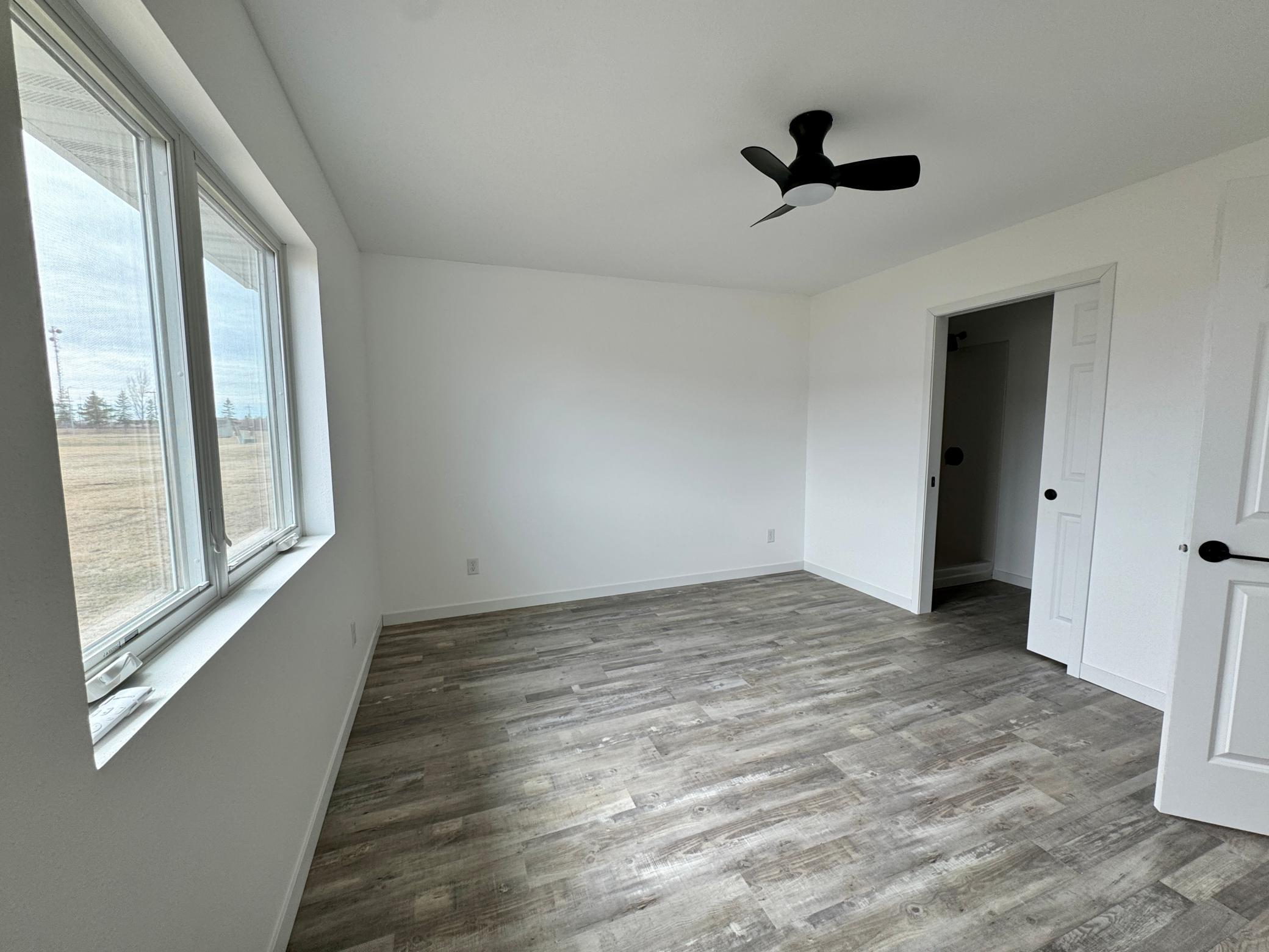 512 Garfield Street Southeast Warroad, MN 56763 - Photo 11 of 20