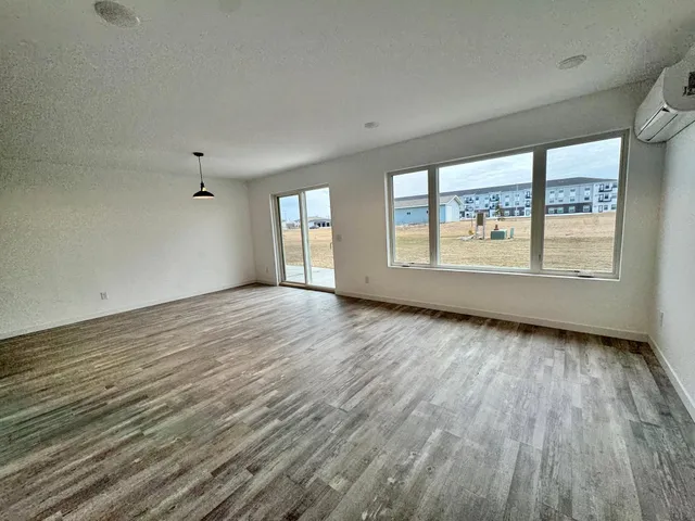 $229,000 | 512 Garfield Street Southeast, Warroad, MN 56763