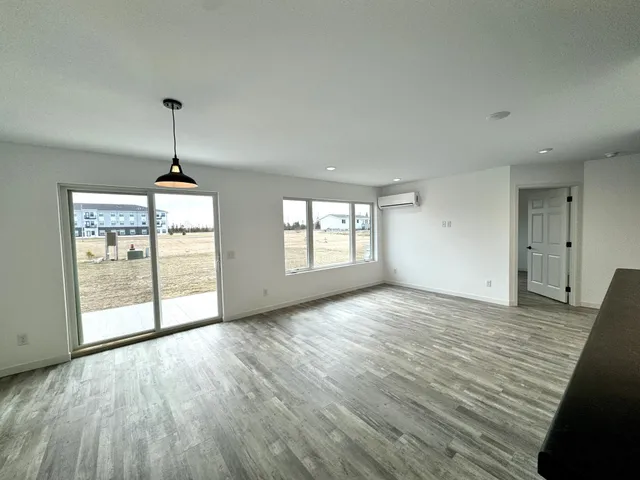 $229,000 | 512 Garfield Street Southeast, Warroad, MN 56763