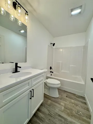 $229,000 | 512 Garfield Street Southeast, Warroad, MN 56763