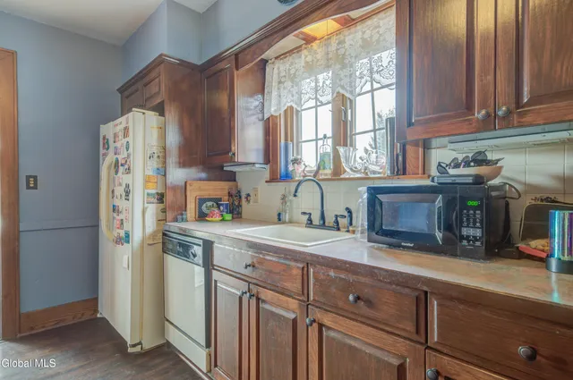 $299,900 | 106 Prindle Avenue, Johnstown, NY 12095