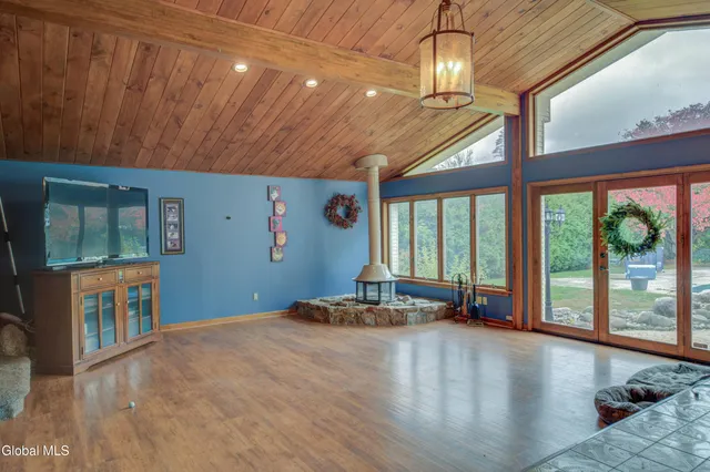 $299,900 | 106 Prindle Avenue, Johnstown, NY 12095