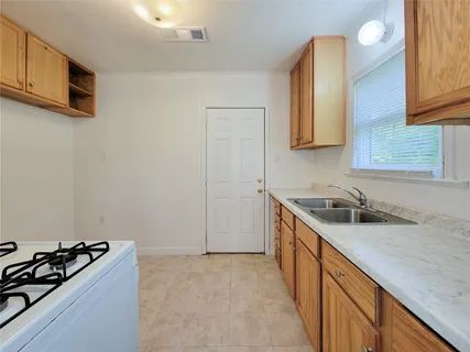 $210,000 | 7818 Dixie Drive, Houston, TX 77087