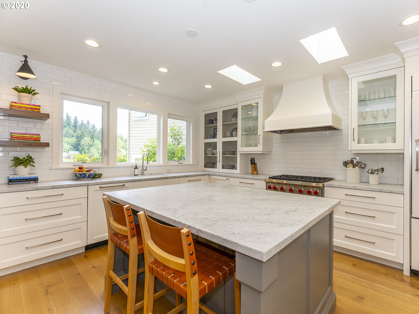 4245 West Bay Road Lake Oswego, OR 97035 - Photo 7 of 32 Gallery Image 7