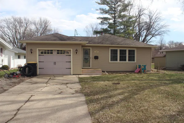 $120,000 | 1109 South Moore Street, Blue Earth, MN 56013