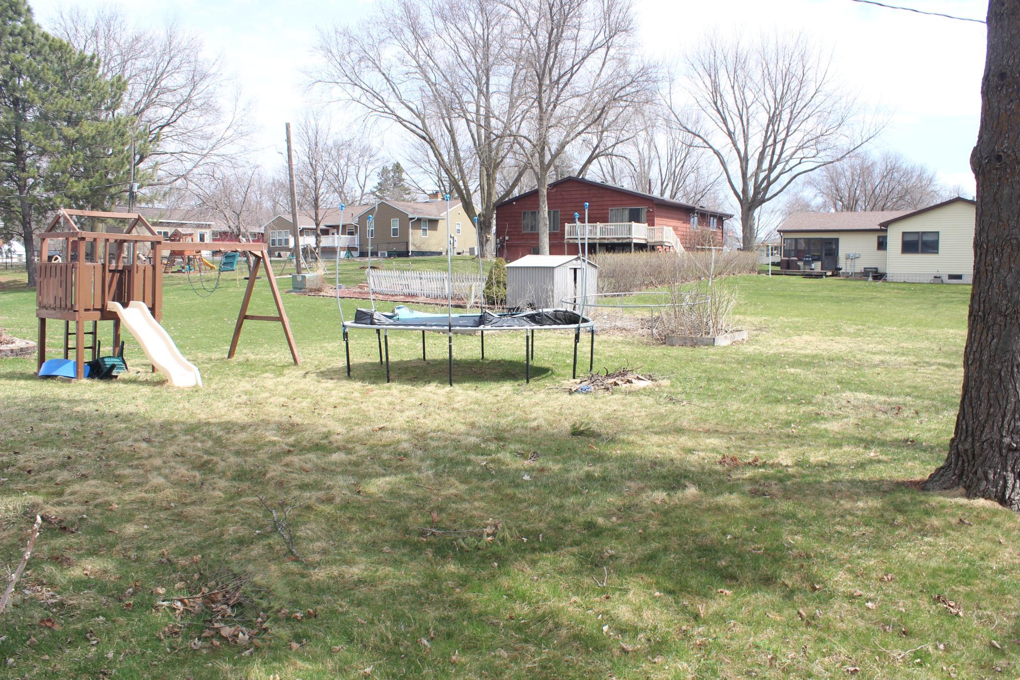 1109 South Moore Street Blue Earth, MN 56013 - Photo 6 of 29