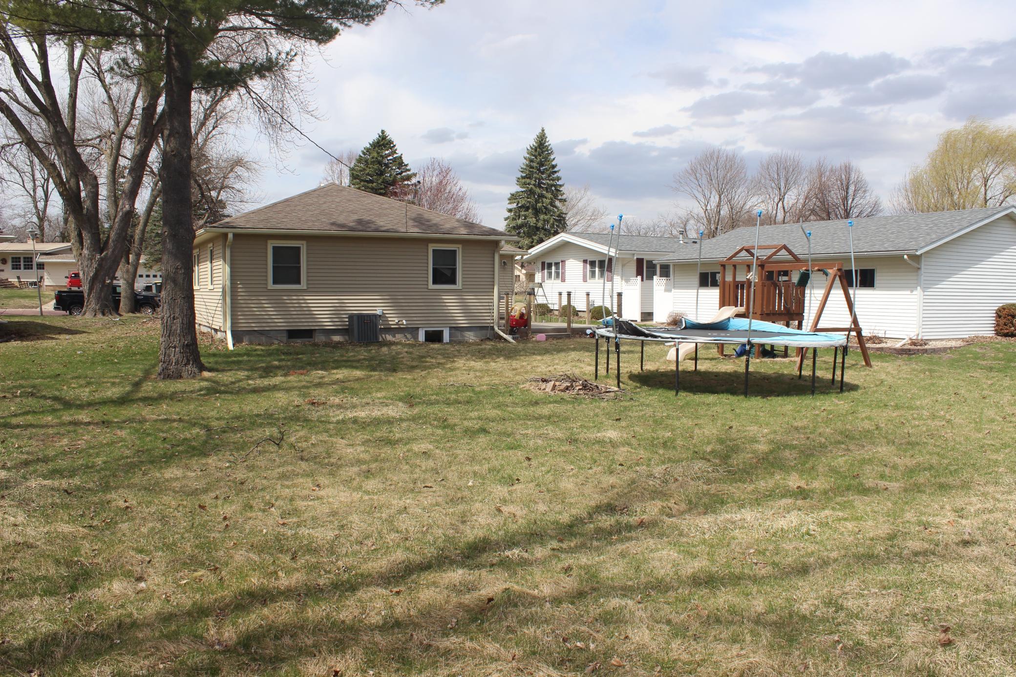 1109 South Moore Street Blue Earth, MN 56013 - Photo 7 of 29