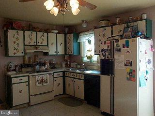 332 Delp Road Lancaster, PA 17601 - Photo 5 of 7 Gallery Image 5