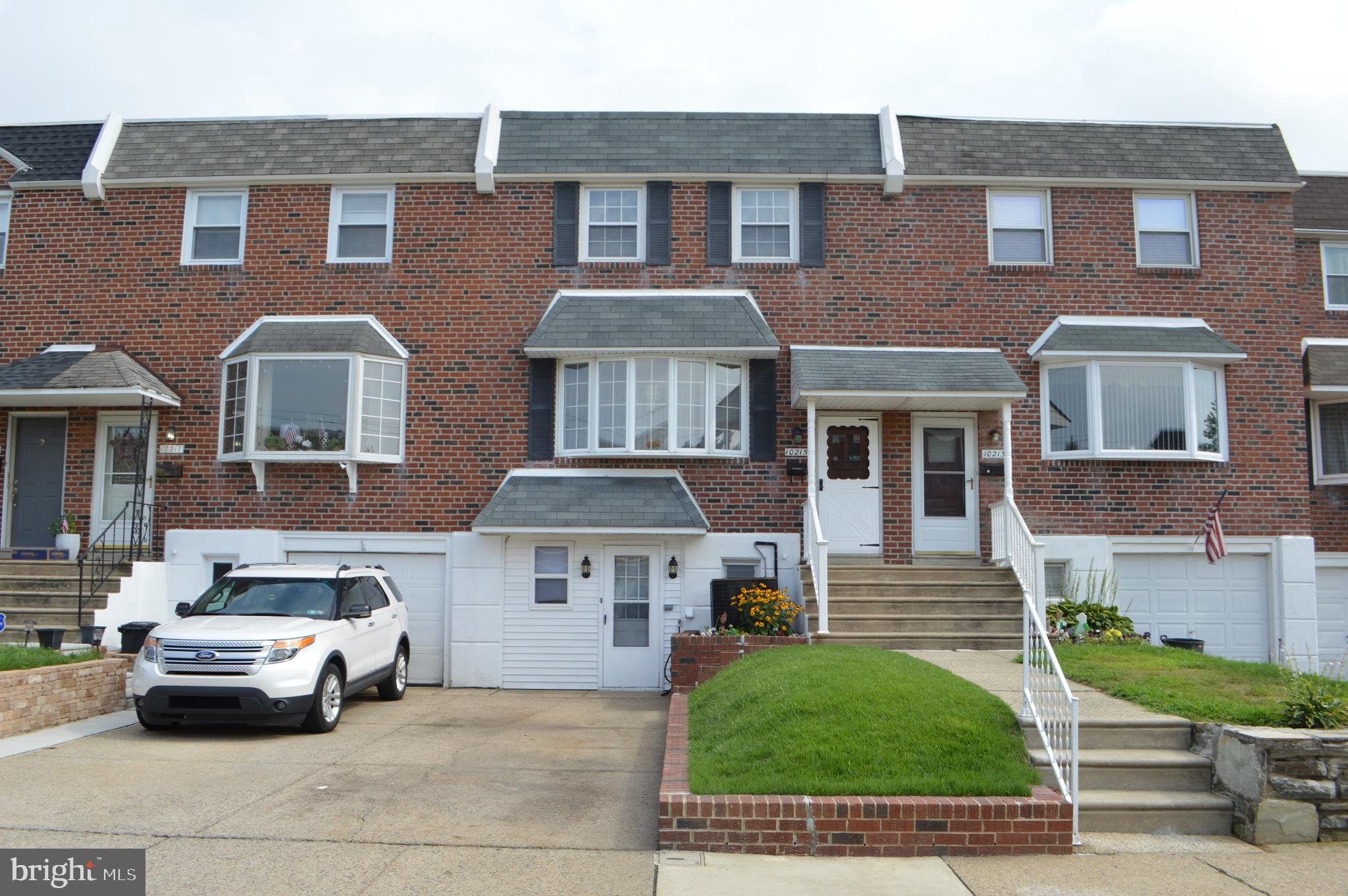 10215 Calera Road Philadelphia, PA 19114 - Photo 1 of 16 Exterior Front