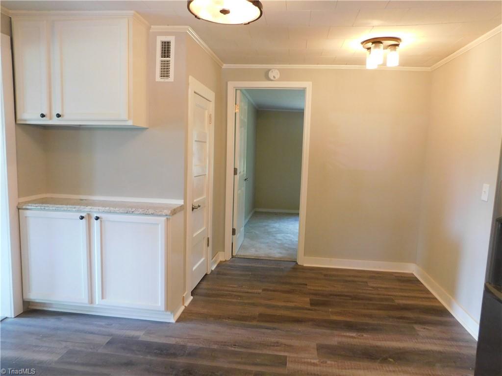 1135 Doc Hundley Road Westfield, NC 27053 - Photo 12 of 30 Dining area