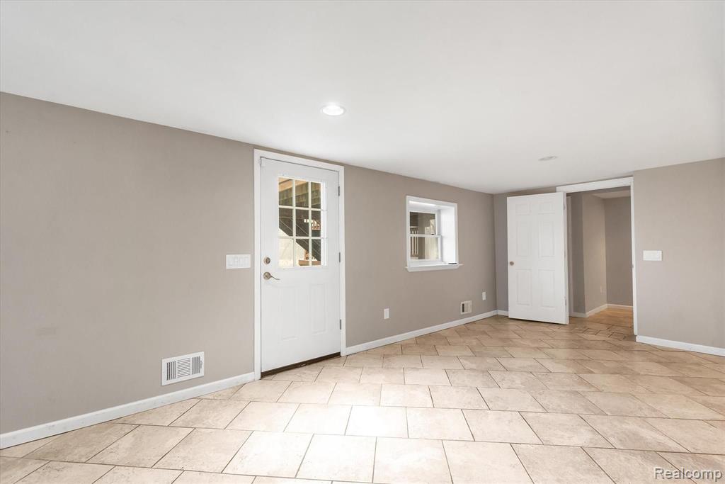 165 Harmon Road Howell, MI 48843 - Photo 20 of 39