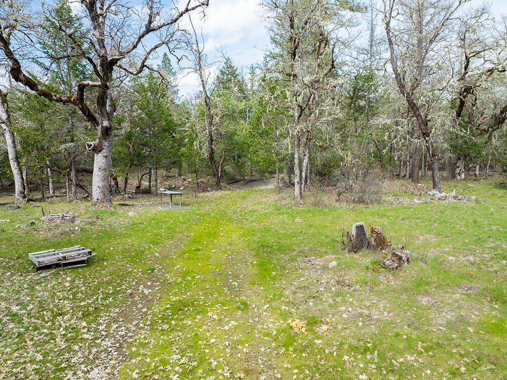 15150 Water Gap Road Williams, OR 97544 - Photo 12 of 53 14