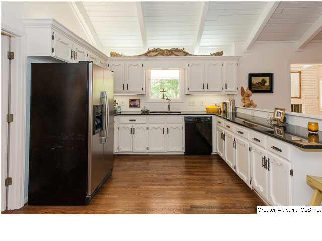 850 Jasmine Hill Road Pelham, AL 35124 - Photo 8 of 31