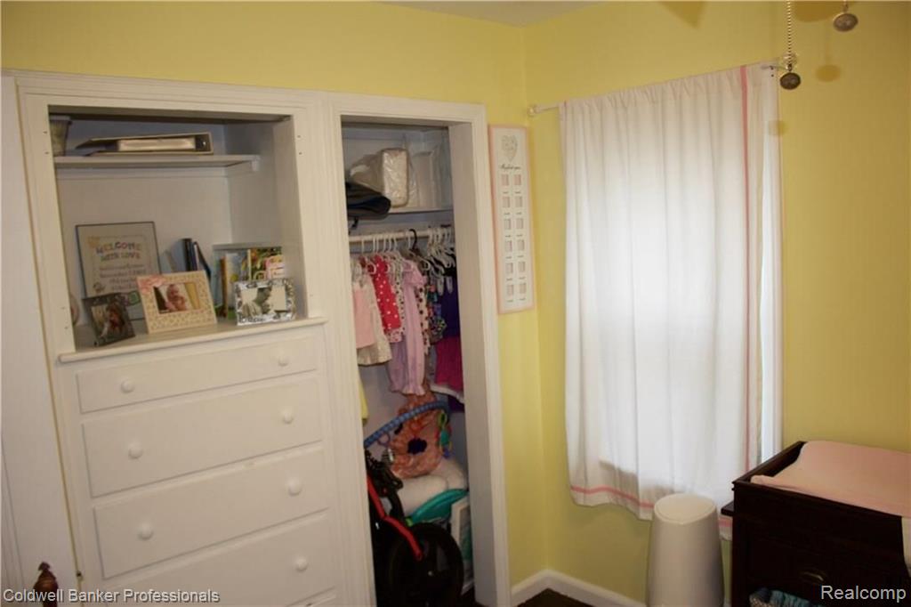 2035 Cambridge Road Berkley, MI 48072 - Photo 12 of 34