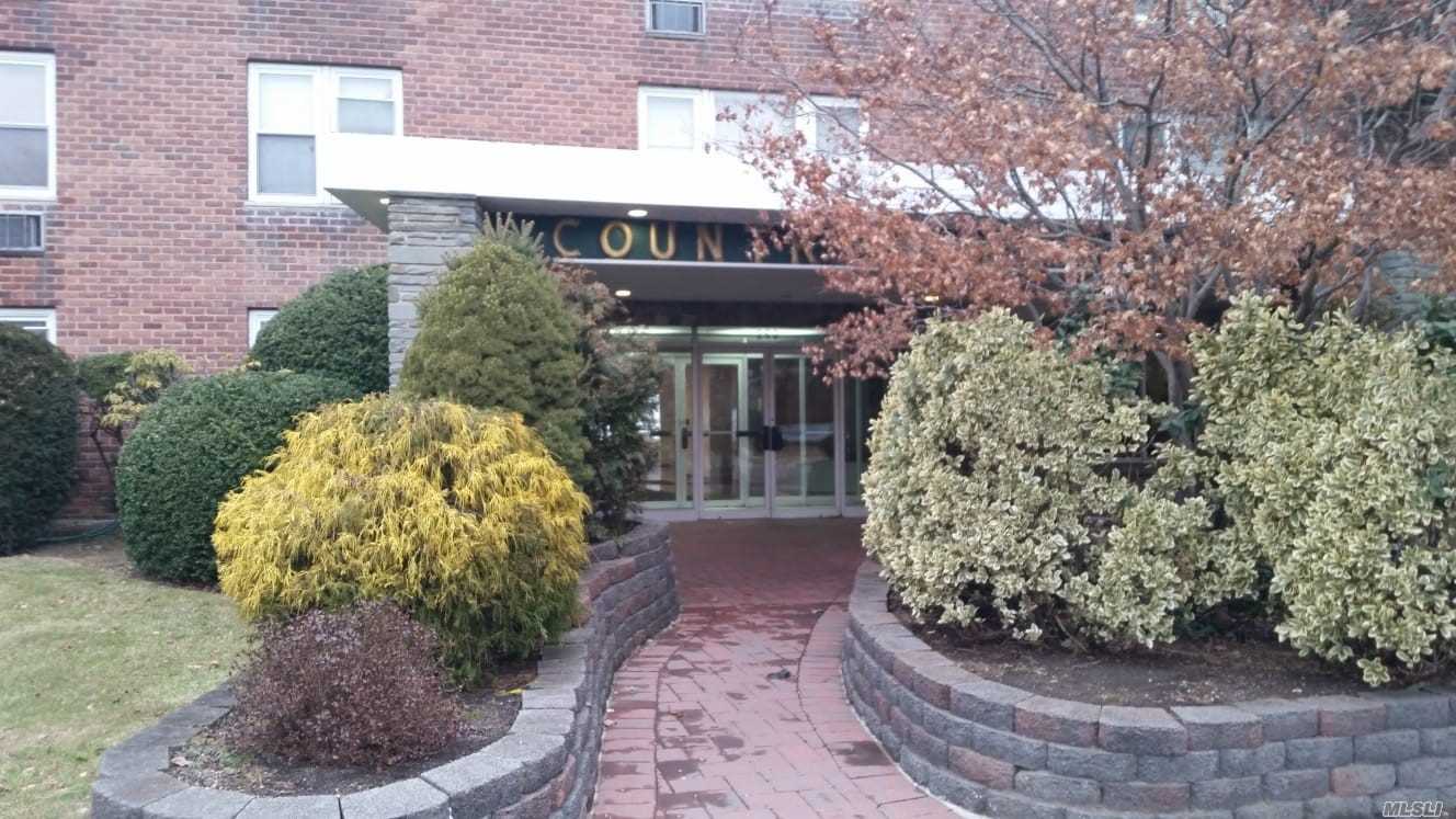 250 West Merrick Road, Unit 1G Freeport, NY 11520 - Photo 1 of 1 a view of a bird house
