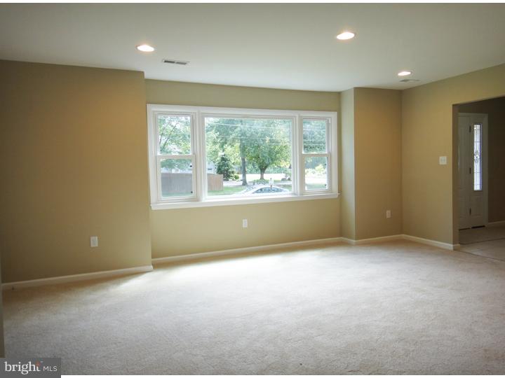 262 Woodbrook Road Yardley, PA 19067 - Photo 9 of 21 Living Room