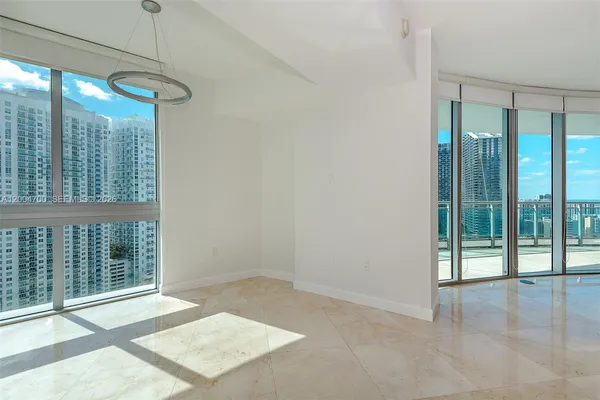 $4,300 | 350 South Miami Avenue, Unit 2702, Miami, FL 33130