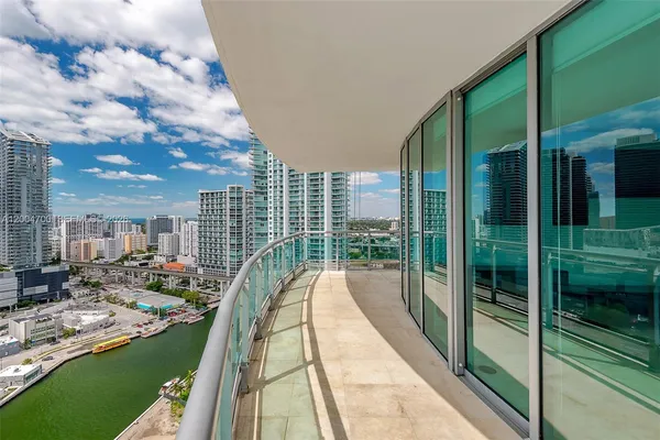 $4,300 | 350 South Miami Avenue, Unit 2702, Miami, FL 33130