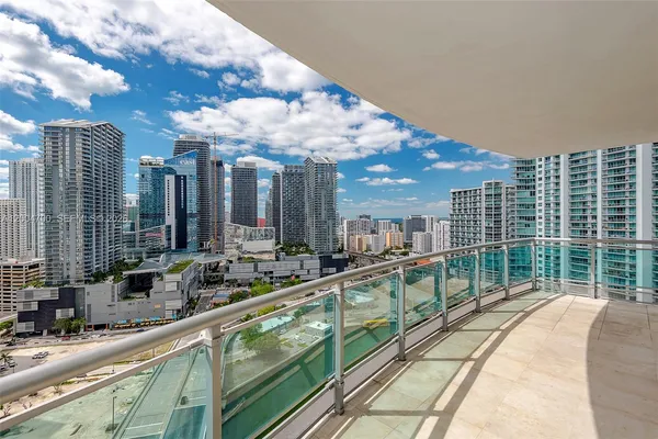 $4,300 | 350 South Miami Avenue, Unit 2702, Miami, FL 33130