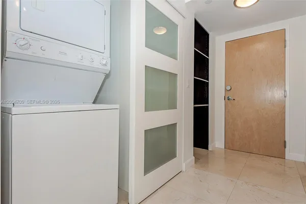 $4,300 | 350 South Miami Avenue, Unit 2702, Miami, FL 33130