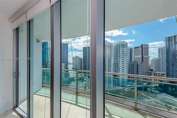 $4,300 | 350 South Miami Avenue, Unit 2702, Miami, FL 33130