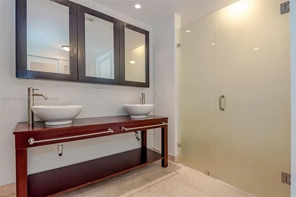 $4,300 | 350 South Miami Avenue, Unit 2702, Miami, FL 33130