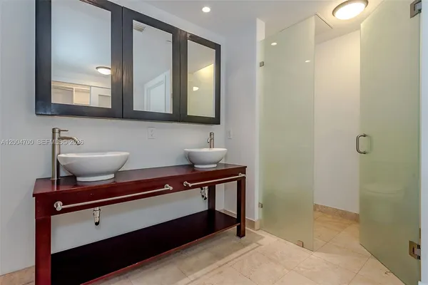 $4,300 | 350 South Miami Avenue, Unit 2702, Miami, FL 33130
