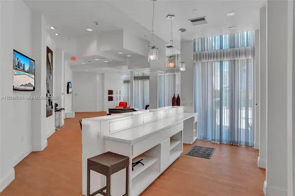 $4,300 | 350 South Miami Avenue, Unit 2702, Miami, FL 33130