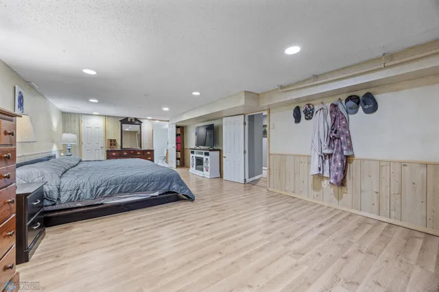 $239,995 | 809 10th Street, Hatton, ND 58240