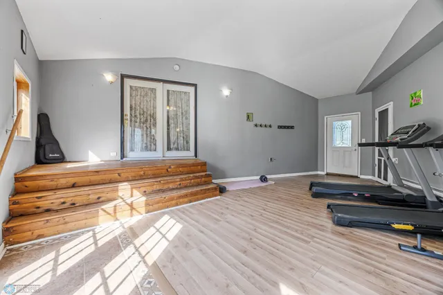 $239,995 | 809 10th Street, Hatton, ND 58240