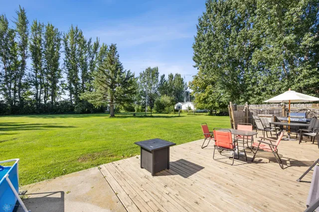 $239,995 | 809 10th Street, Hatton, ND 58240