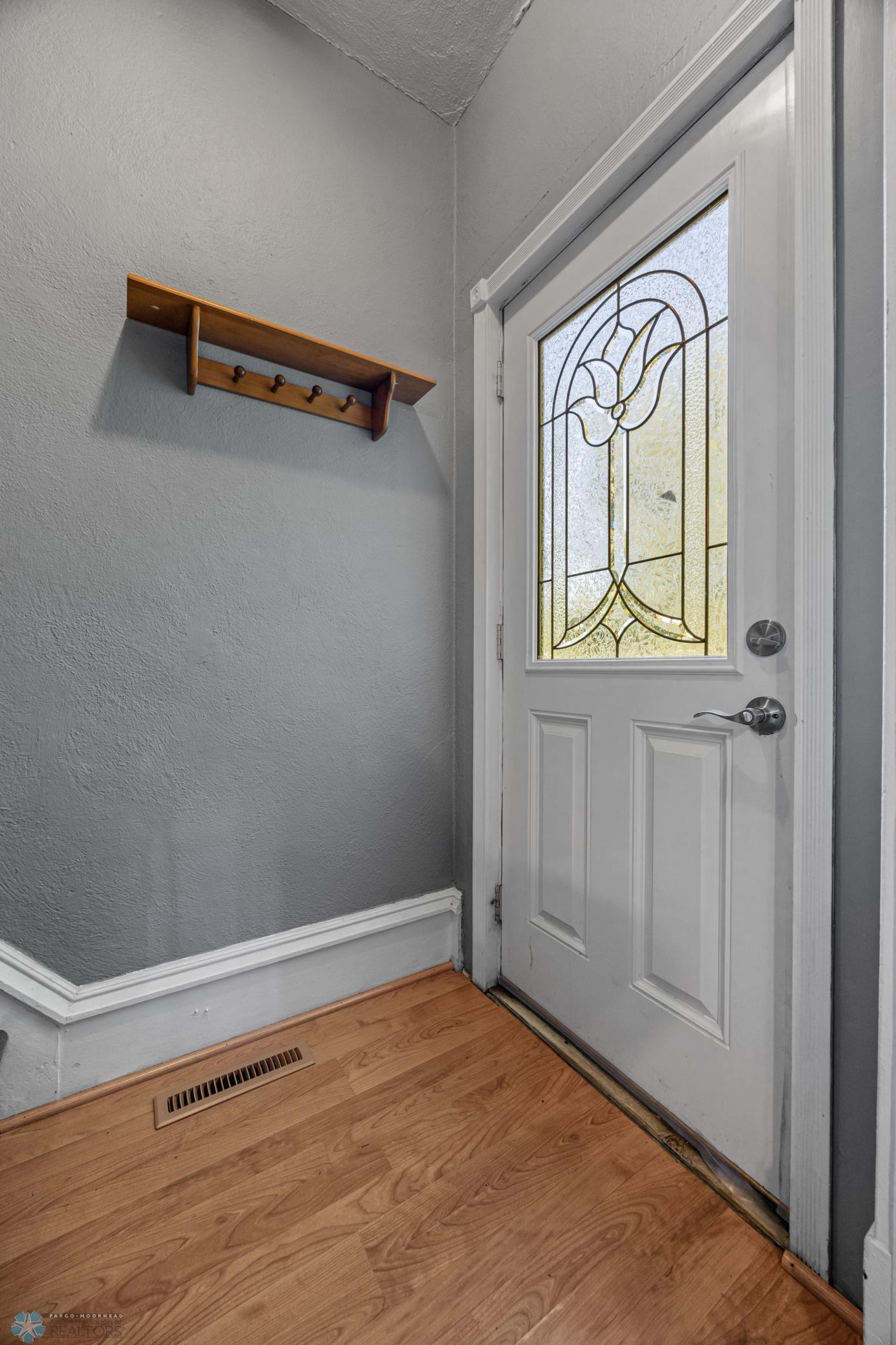 809 10th Street Hatton, ND 58240 - Photo 4 of 42