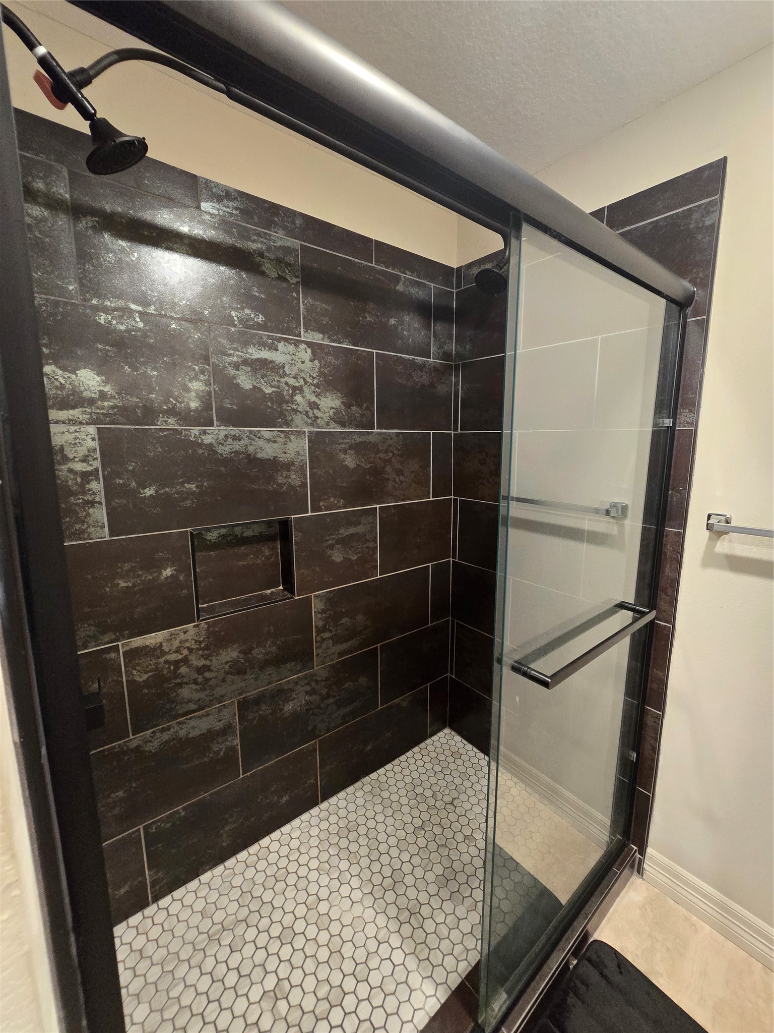 131 Dolphin Harbor North Baytown, TX 77523 - Photo 5 of 17 Gallery Image 5
