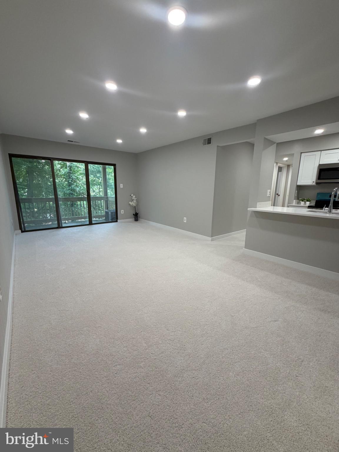 5816 P Royal Ridge Drive Springfield, VA 22152 - Photo 4 of 26 Gallery Image 4