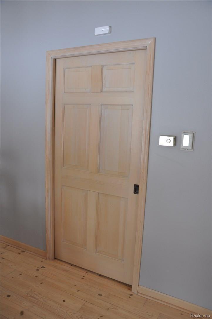 1342 Turrill Road Lapeer, MI 48446 - Photo 17 of 22 sliding pocket doors