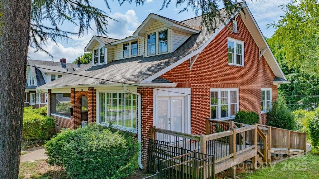 584 Rutherford Road Marion, NC 28752 - Photo 3 of 34