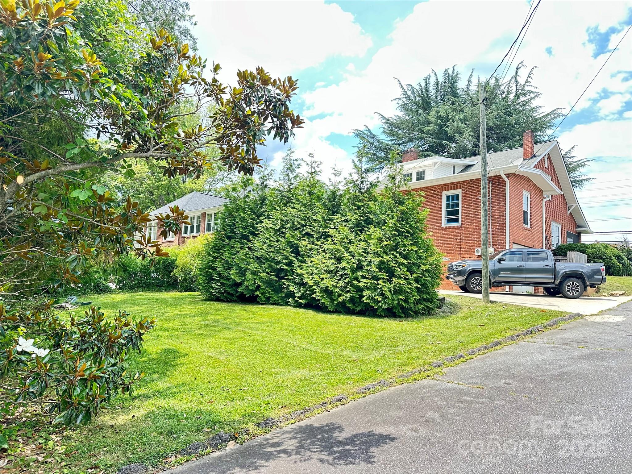 584 Rutherford Road Marion, NC 28752 - Photo 9 of 34