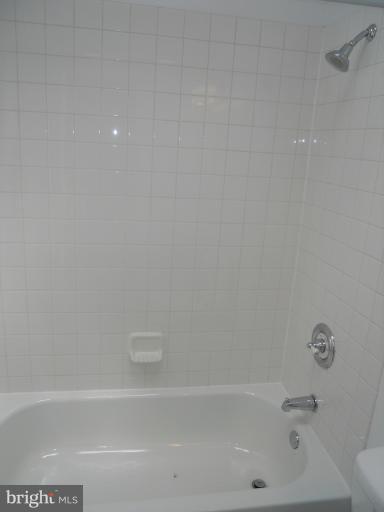 3813 Belair Road Baltimore, MD 21213 - Photo 5 of 21 Bath