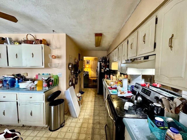 4147 Wagner Road Dayton, OH 45440 - Photo 19 of 41 Galley Kitchen / Breakfast room