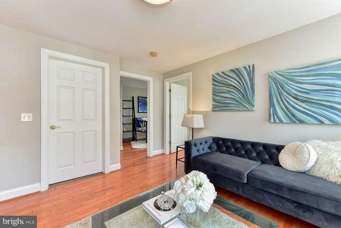 1439 Spring Road Northwest, Unit 301 Washington, DC 20010 - Photo 11 of 28 Living Room