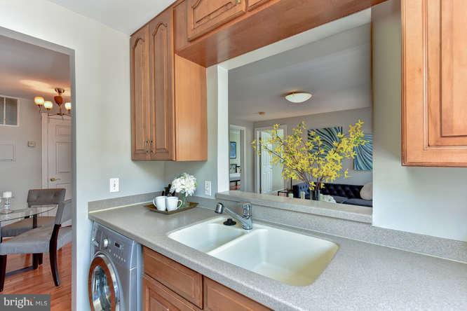 1439 Spring Road Northwest, Unit 301 Washington, DC 20010 - Photo 16 of 28 Kitchen