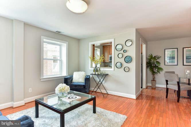 1439 Spring Road Northwest, Unit 301 Washington, DC 20010 - Photo 3 of 28 Living Room