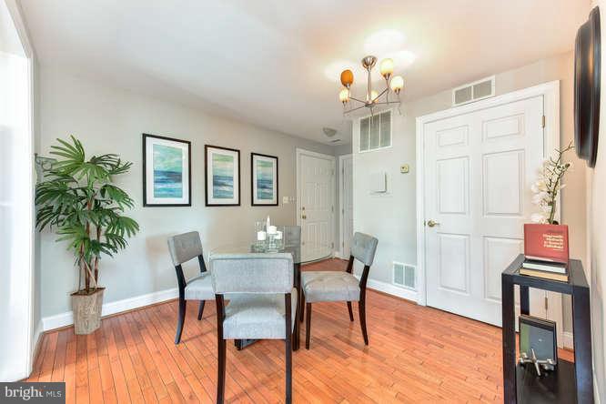1439 Spring Road Northwest, Unit 301 Washington, DC 20010 - Photo 6 of 28 Living Room
