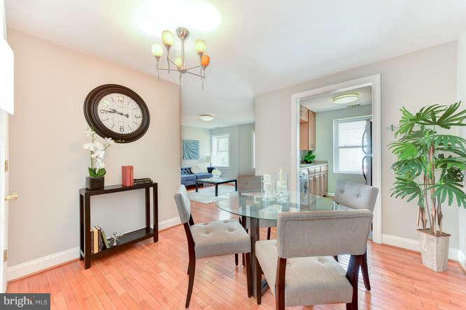 1439 Spring Road Northwest, Unit 301 Washington, DC 20010 - Photo 8 of 28 Living Room
