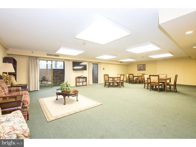 $190,000 | 930 Montgomery Avenue, Unit T6, Bryn Mawr, PA 19010