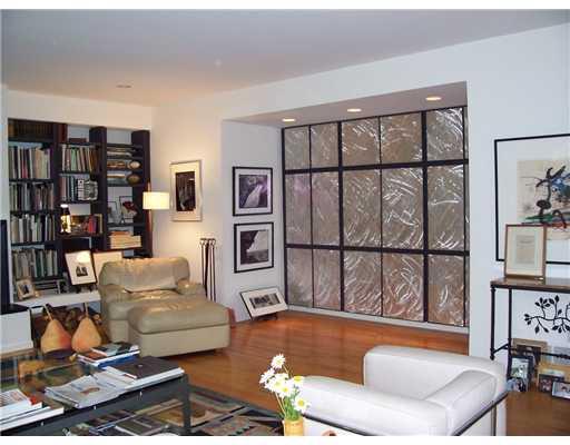 410 Schenley Road Pittsburgh, PA 15217 - Photo 4 of 12 Living Room. Entertainment Wall