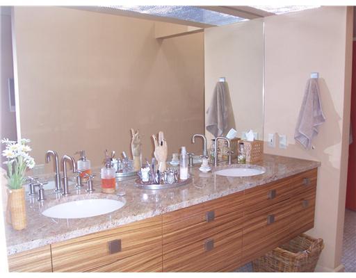 410 Schenley Road Pittsburgh, PA 15217 - Photo 9 of 12 Master Bath/Spa.