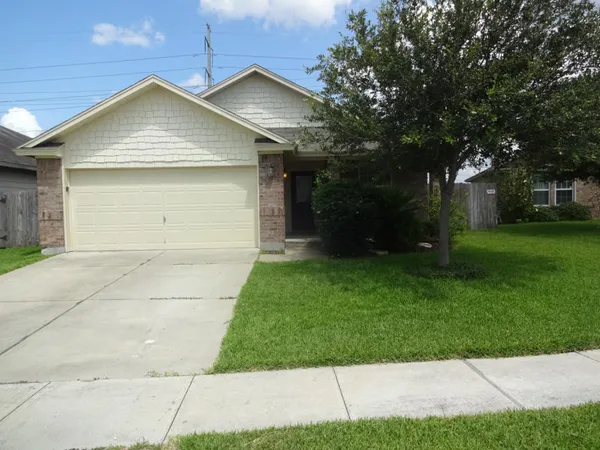 a front view of house with yard